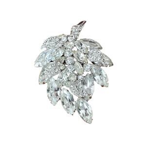 1950s Weiss Brilliant White Rhinestones Polished Rhodium Plated Leaf Pin Brooch